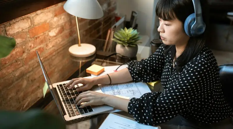 Como ganhar dinheiro com marketing digital?
